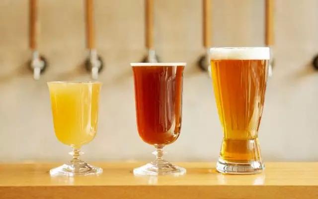 精釀啤酒成品--山東豪魯啤酒設(shè)備 精釀啤酒成品--山東豪魯啤酒設(shè)備