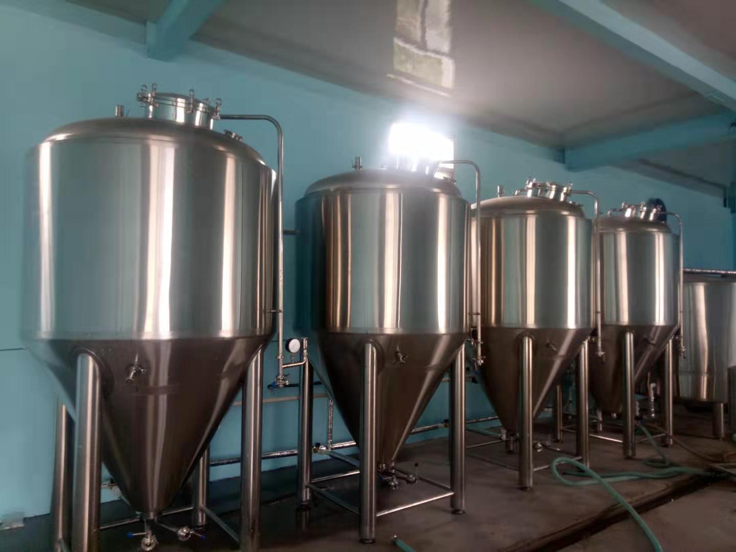 精釀啤酒廠設(shè)備--山東豪魯 精釀啤酒廠設(shè)備--山東豪魯